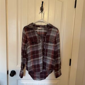 Women’s Plaid Top!